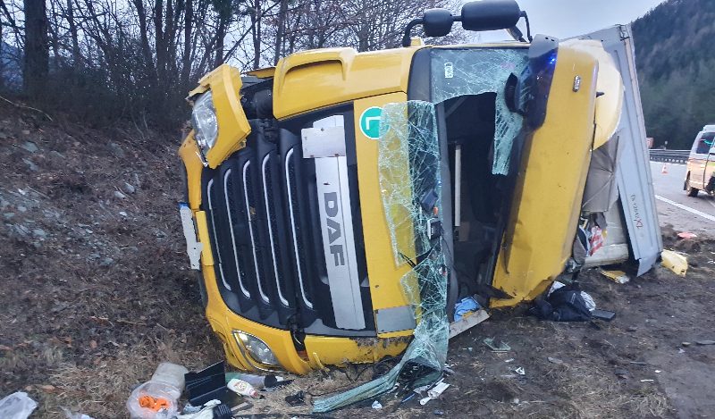 LKW Unfall A10 (Bild 2)